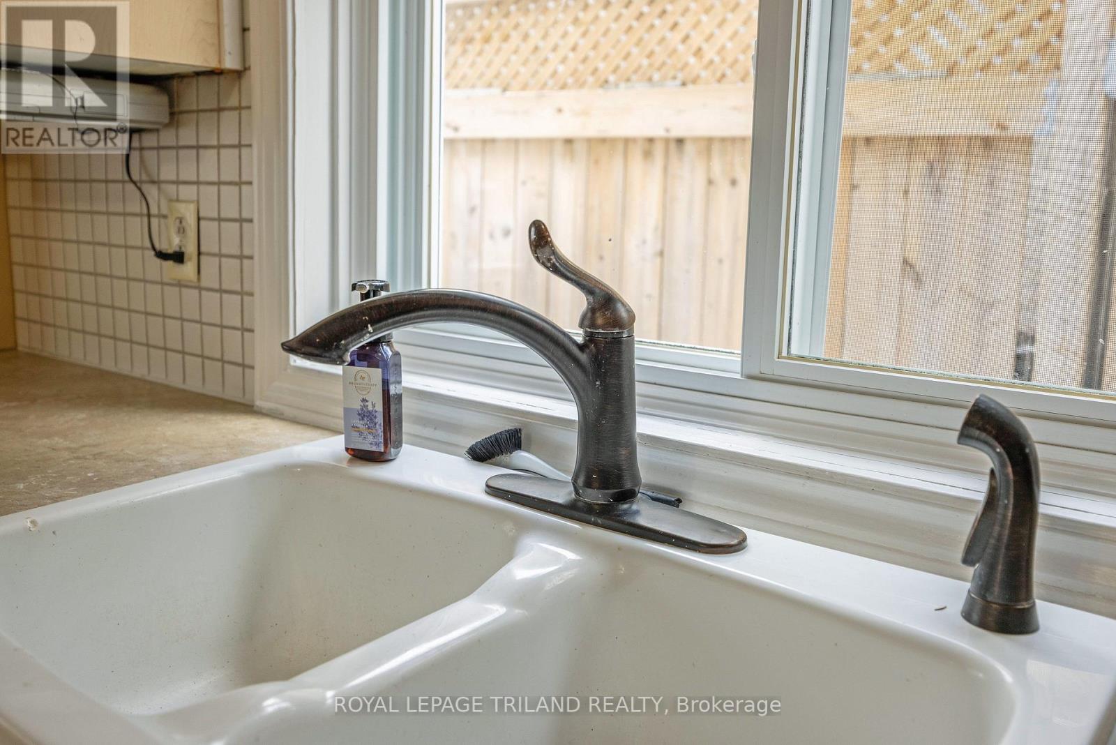 136 St George Street, Central Elgin, Ontario N5P 2M1 - Photo 13 - X12603950