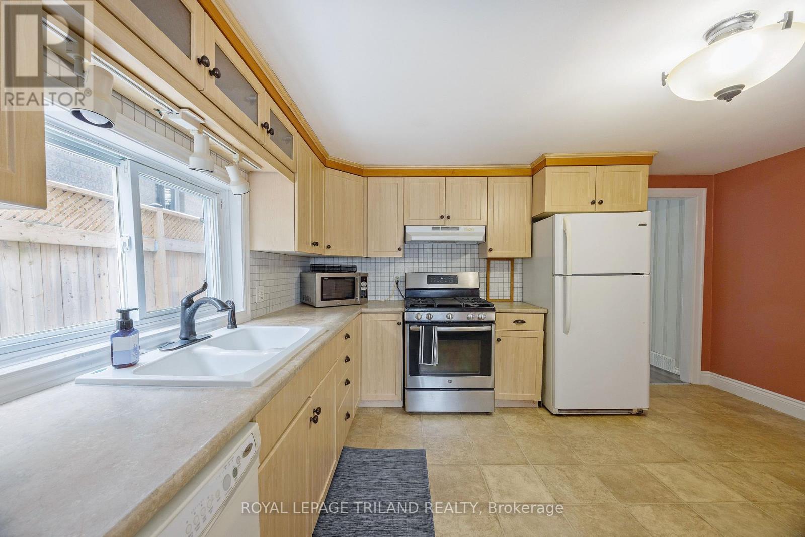 136 St George Street, Central Elgin, Ontario N5P 2M1 - Photo 14 - X12603950