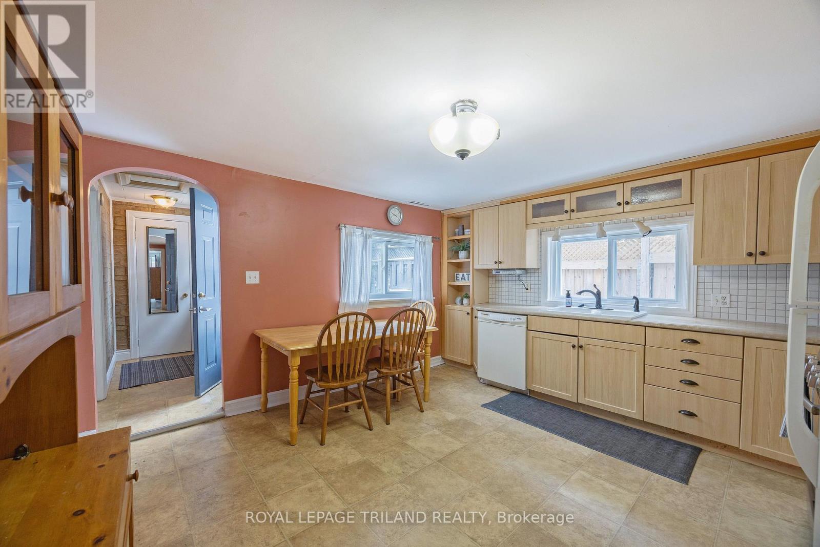 136 St George Street, Central Elgin, Ontario N5P 2M1 - Photo 15 - X12603950