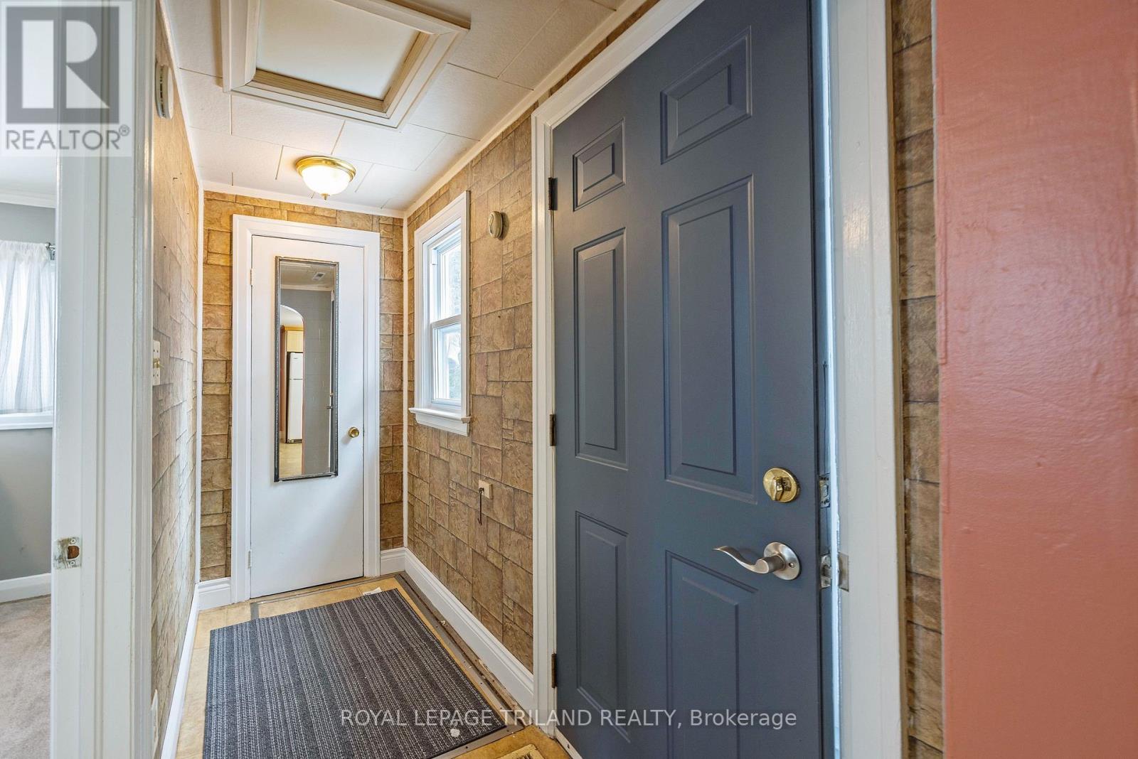 136 St George Street, Central Elgin, Ontario N5P 2M1 - Photo 3 - X12603950