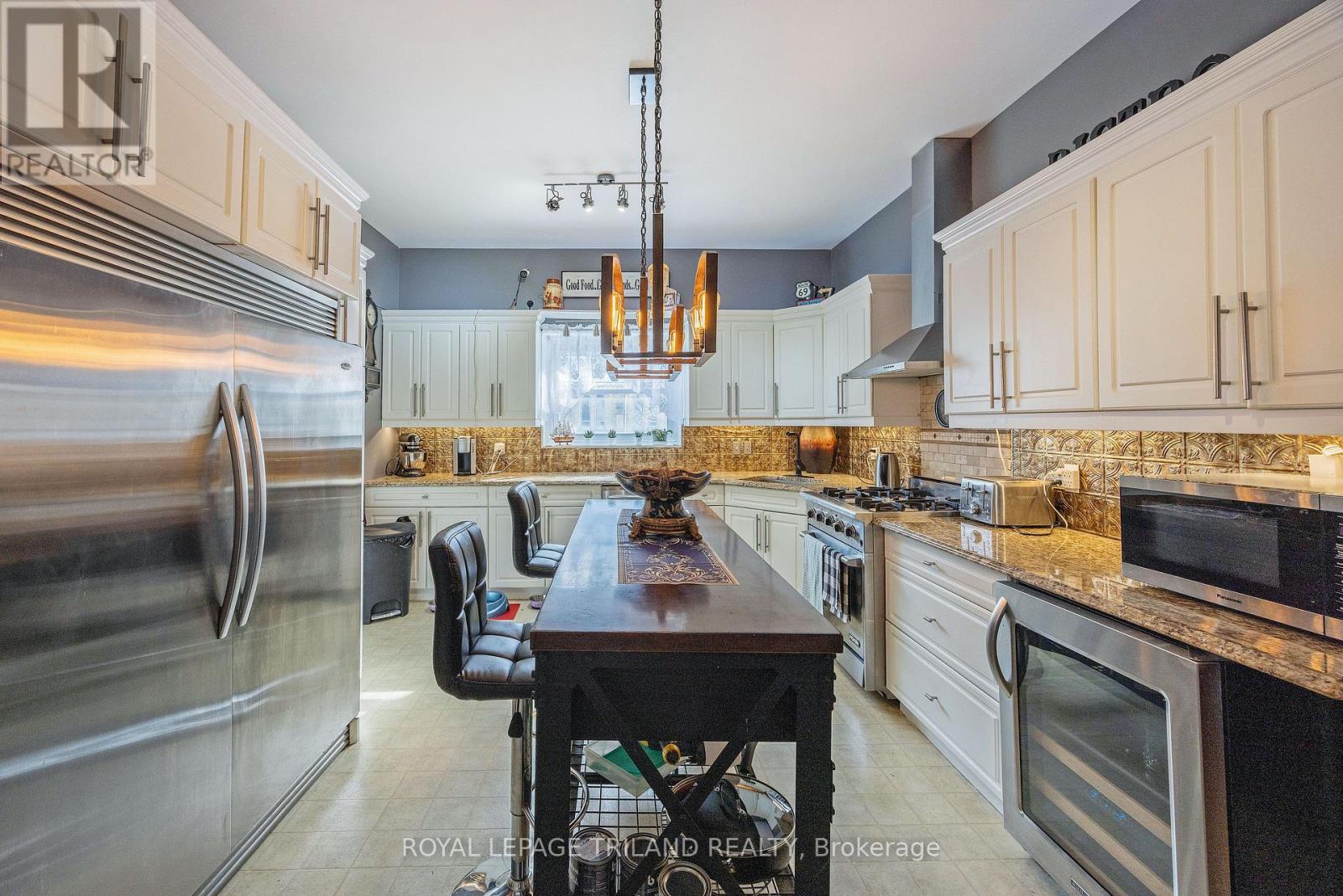 81 Wellington Street, St. Thomas, Ontario N5R 2P9 - Photo 19 - X12903612