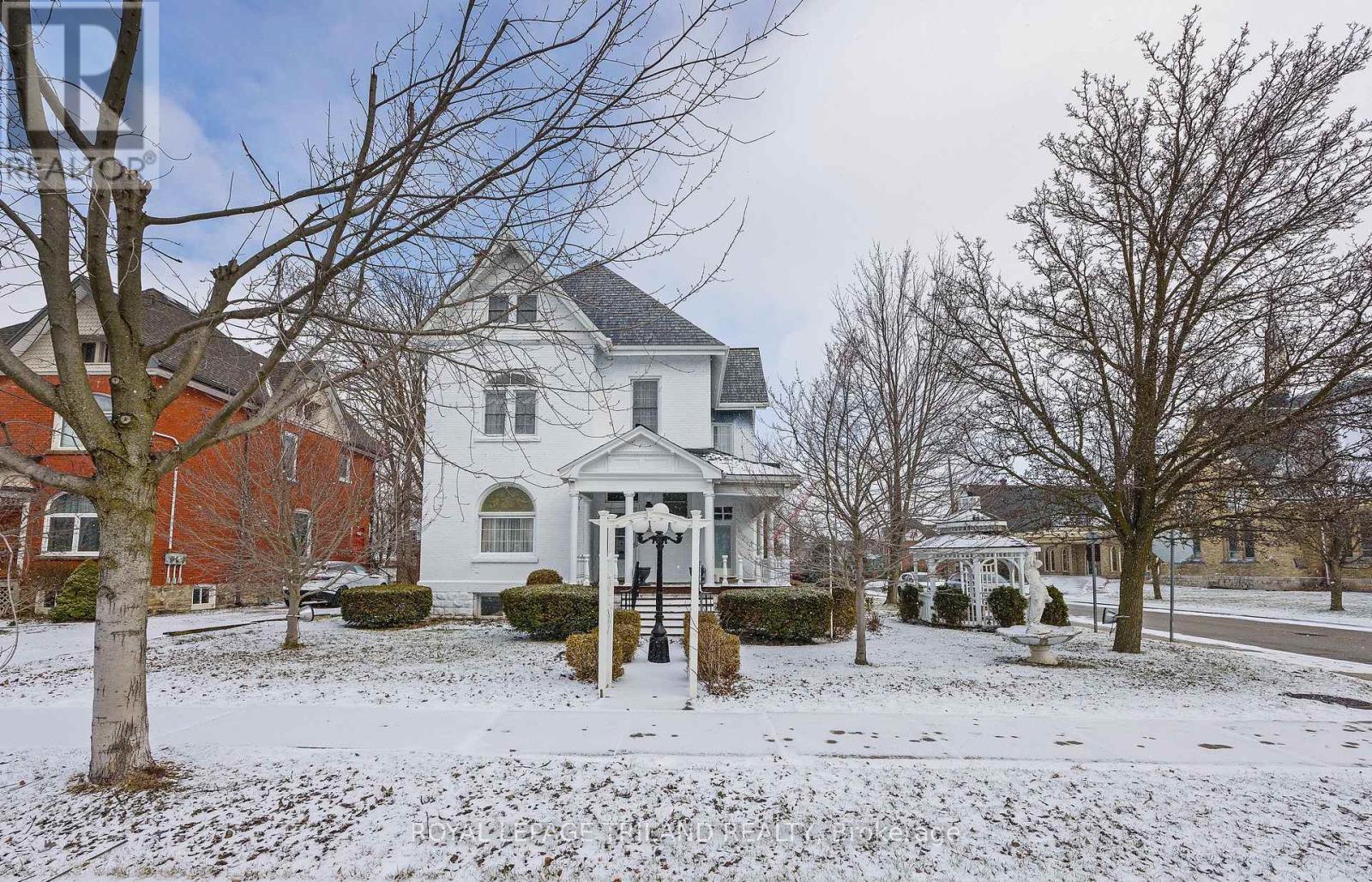 81 Wellington Street, St. Thomas, Ontario N5R 2P9 - Photo 2 - X12903612