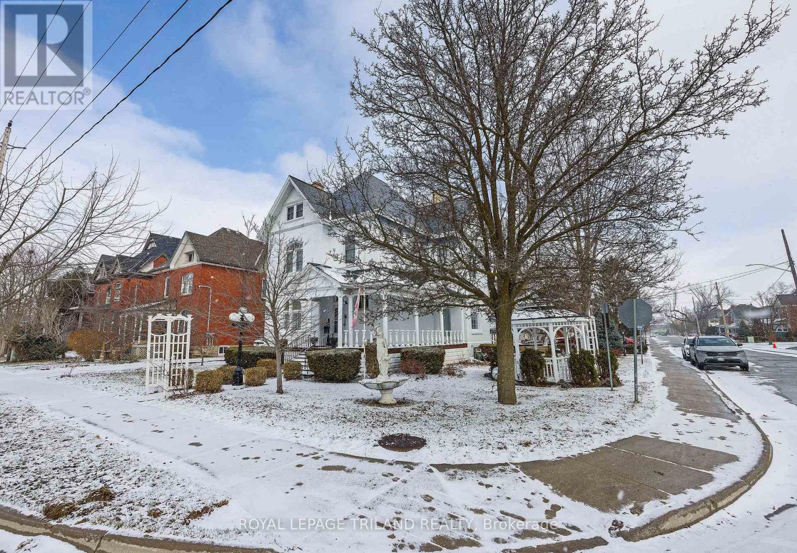 81 Wellington Street, St. Thomas, Ontario N5R 2P9 - Photo 3 - X12903612