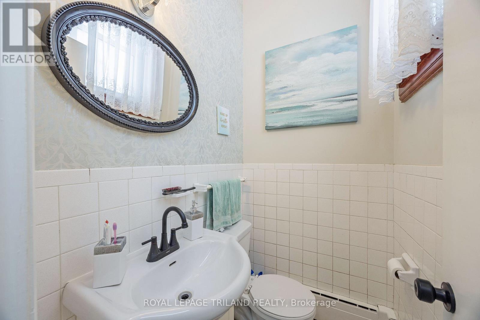 81 Wellington Street, St. Thomas, Ontario N5R 2P9 - Photo 8 - X12903612