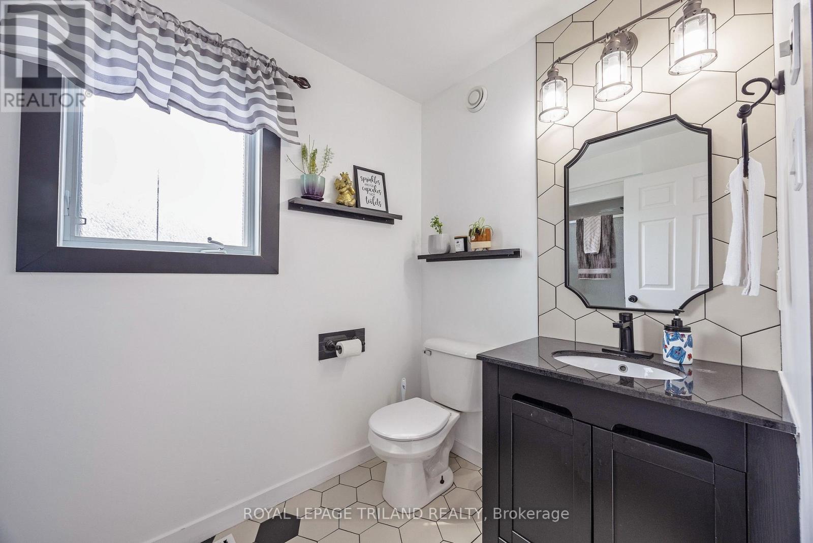 18 Tara Court, Aylmer, Ontario N5H 0A1 - Photo 8 - X13854136